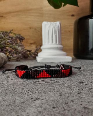 Šité náramky jsem si zamilovala❤️ , nejdříve jsem tedy byla skeptická, že je to moc práce a titěrnost, ale samozřejmě...